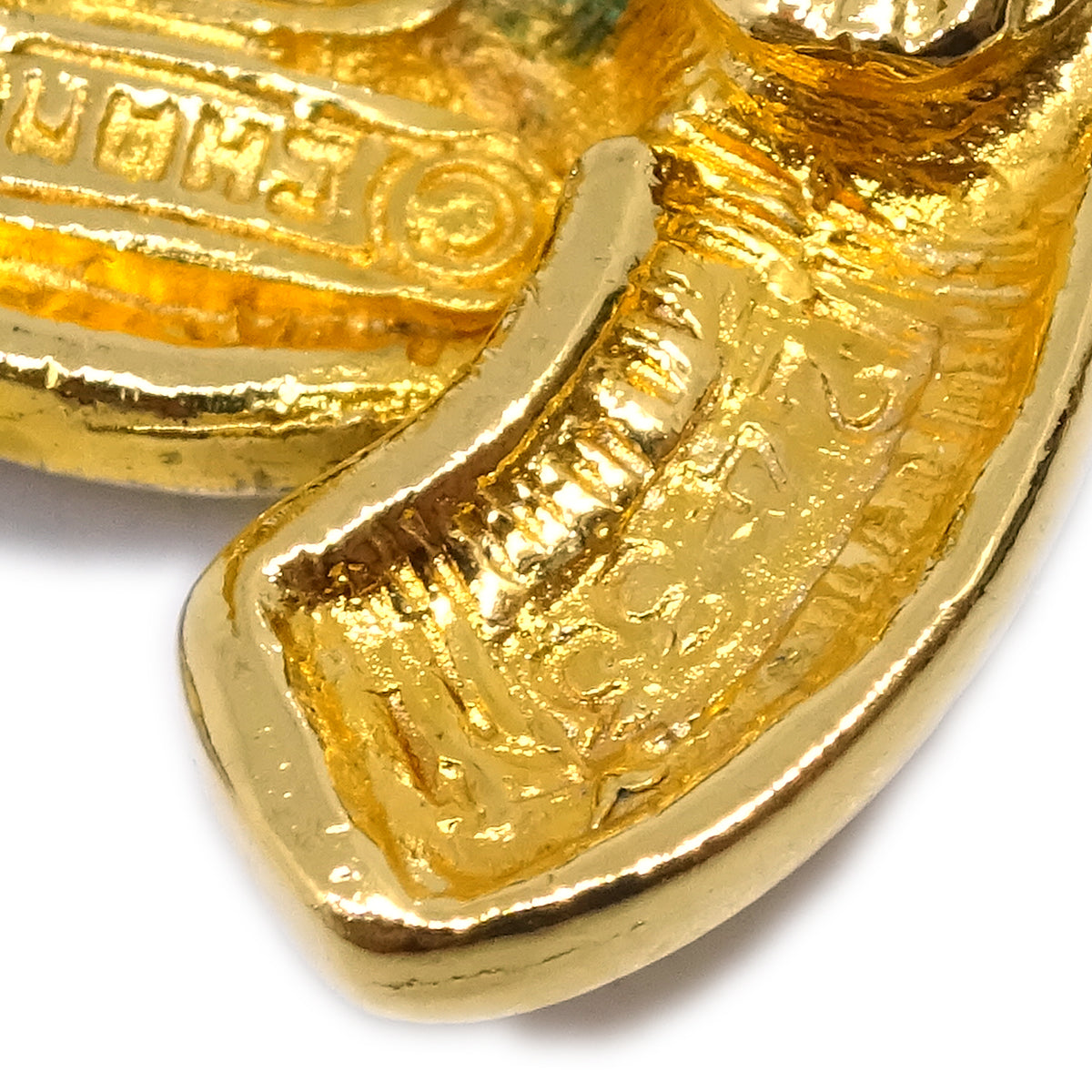 Luxury Chanel Gold CC Earrings Clip-On 2433