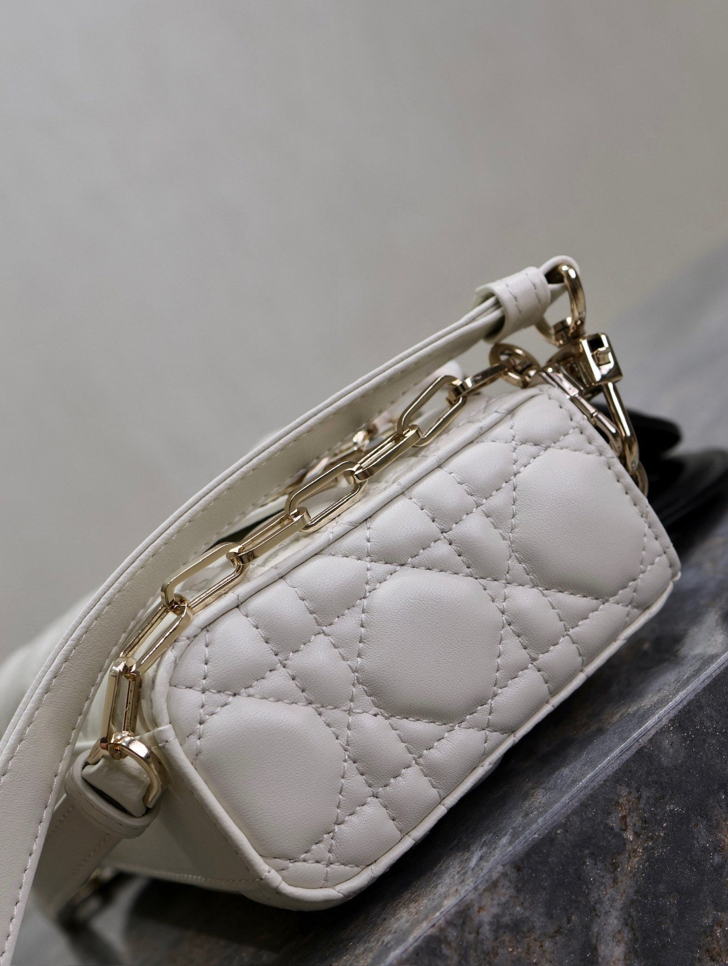 Luxury DiorLady D-Joy Bag 22 White Black Lambskin