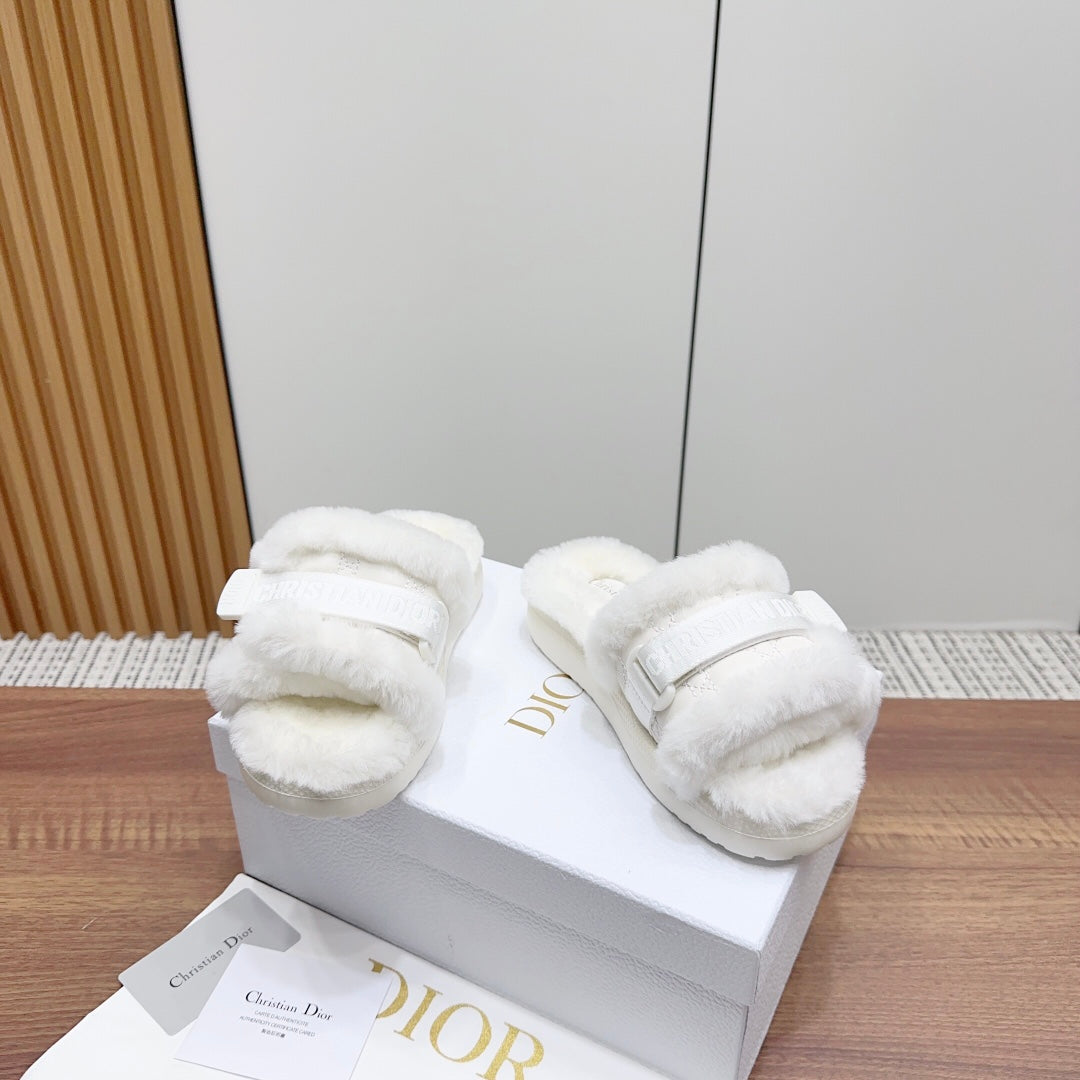 Luxury Dior DIORiviera Dio(r)evolution Slide White Quilted Fleece Lining And Lambskin
