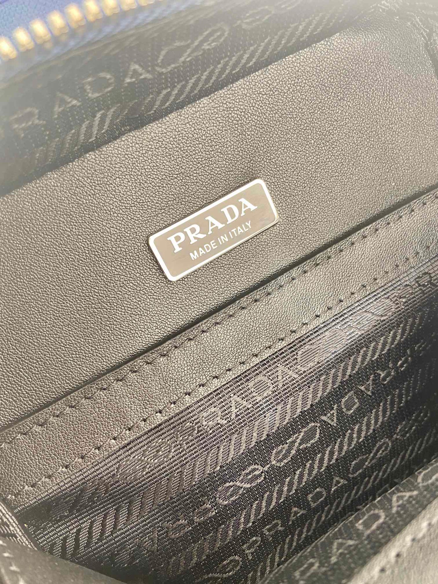 Luxury PradaCHEST BAG 20 IN CLASSIC BLUE SAFFIANO LEATHER