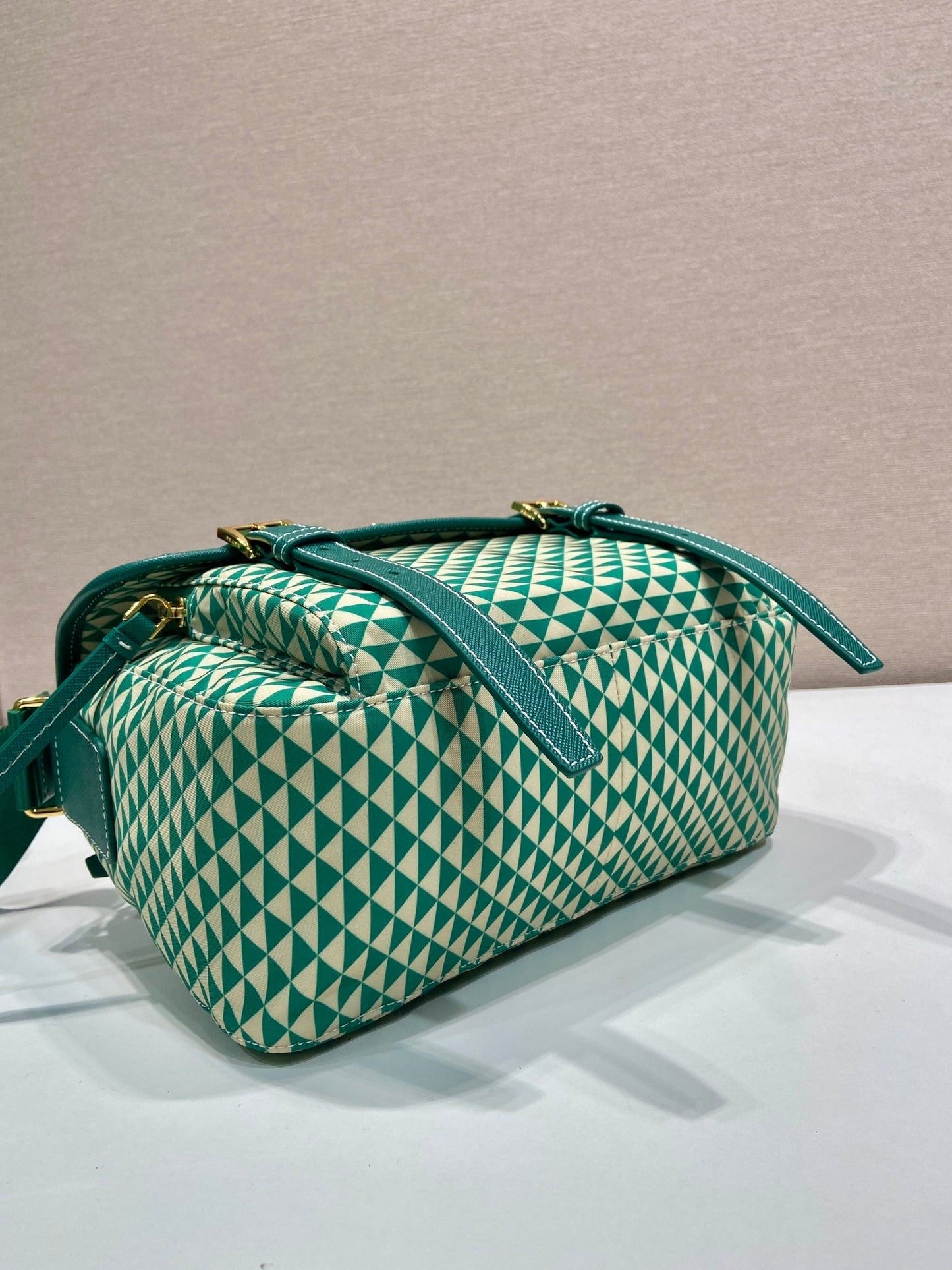 Luxury PradaMESSENGER BAG 25 IN FOREST GREEN MIX CREAM TRIANGLE PATTERN EMBROIDERED FABRIC