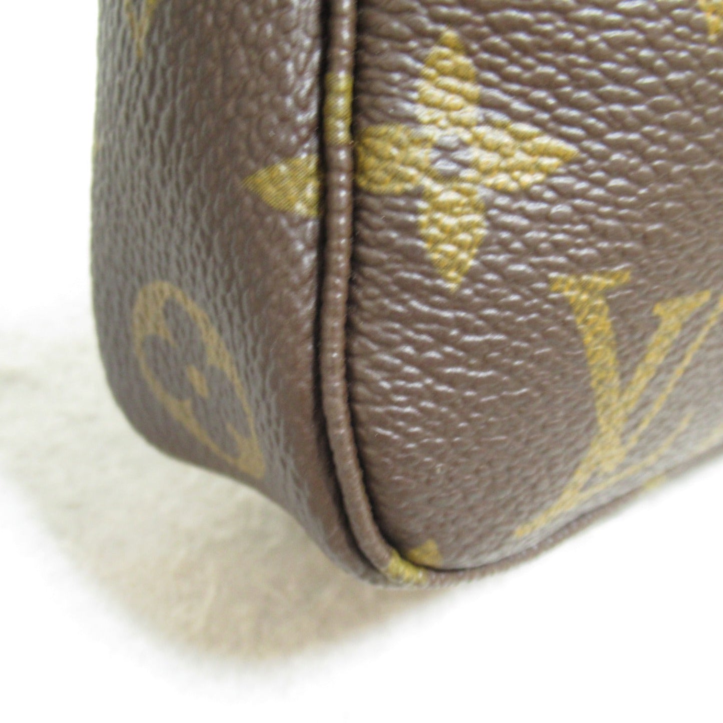 Louis Vuitton Pochette Accessoire Clutch M51980