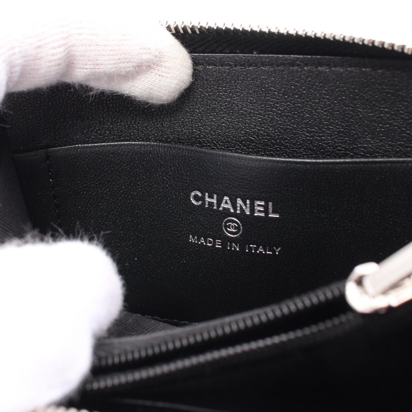 Chanel CC Zip Coin Case Leather Coin Case in Great Condition