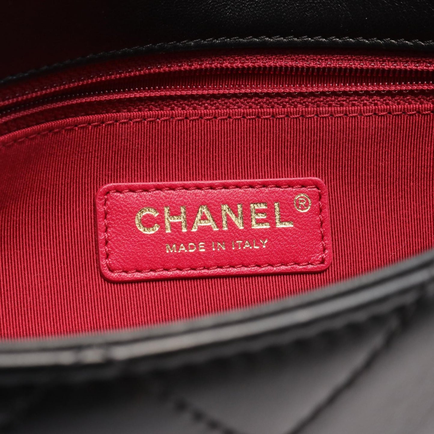 Chanel Leather Matelasse Shoulder Bag AS2318