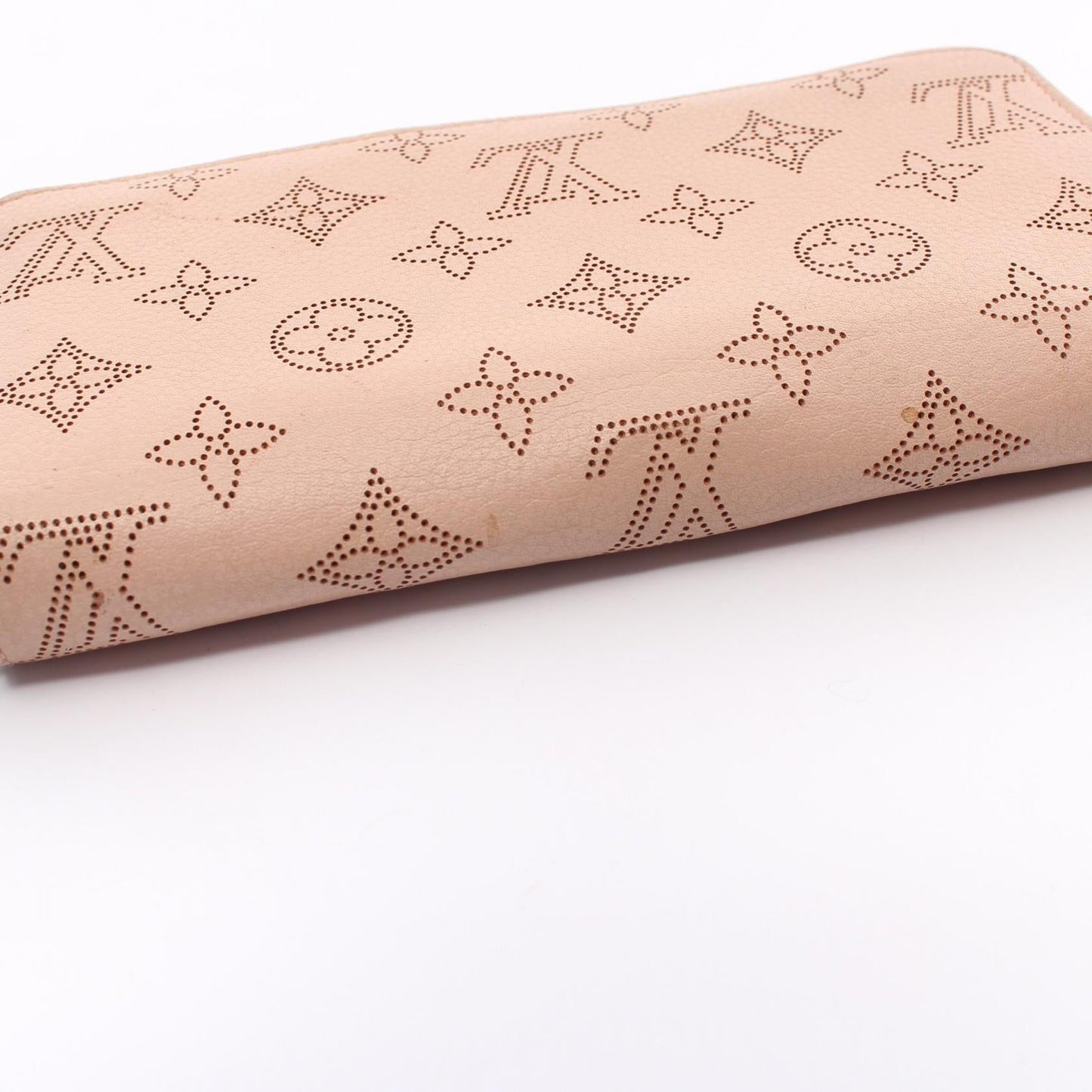 Louis Vuitton Mahina Leather Zippy Wallet M61868