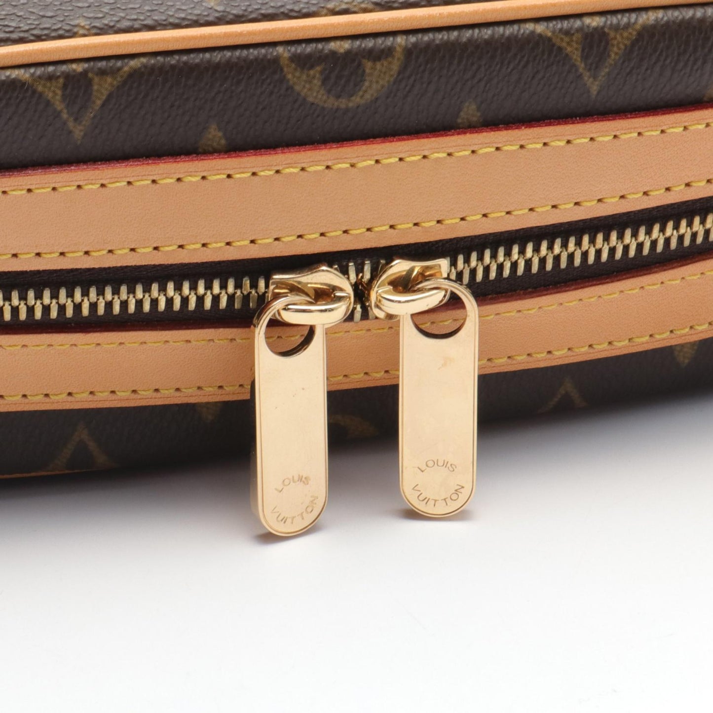 Louis Vuitton Mitsy Handbag M40058