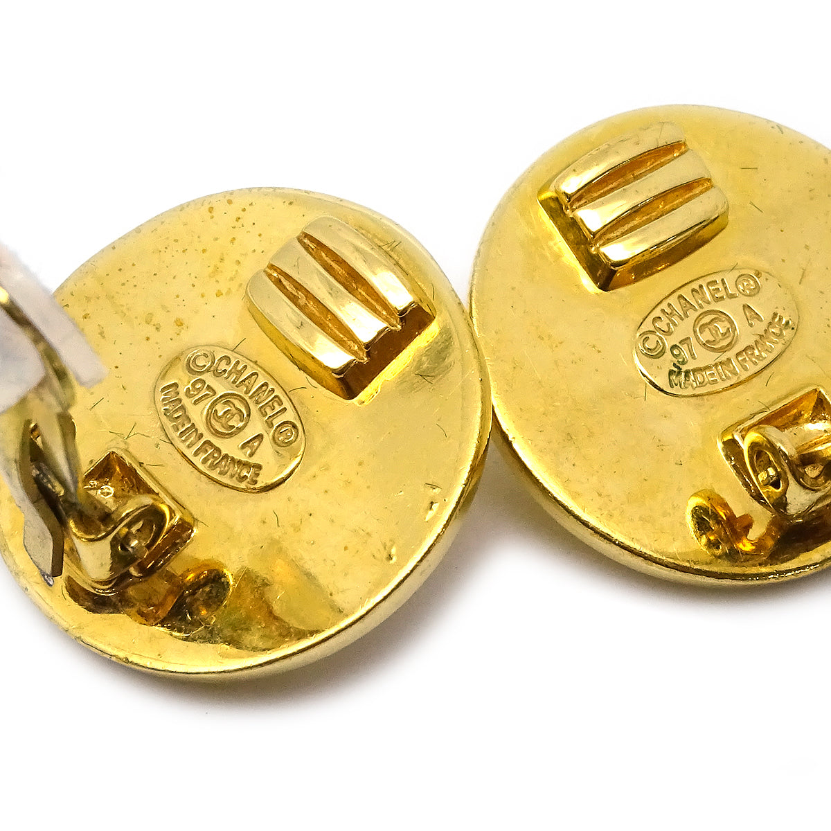 Chanel 1997 Round CC Turnlock Earrings Gold Clip-On Large