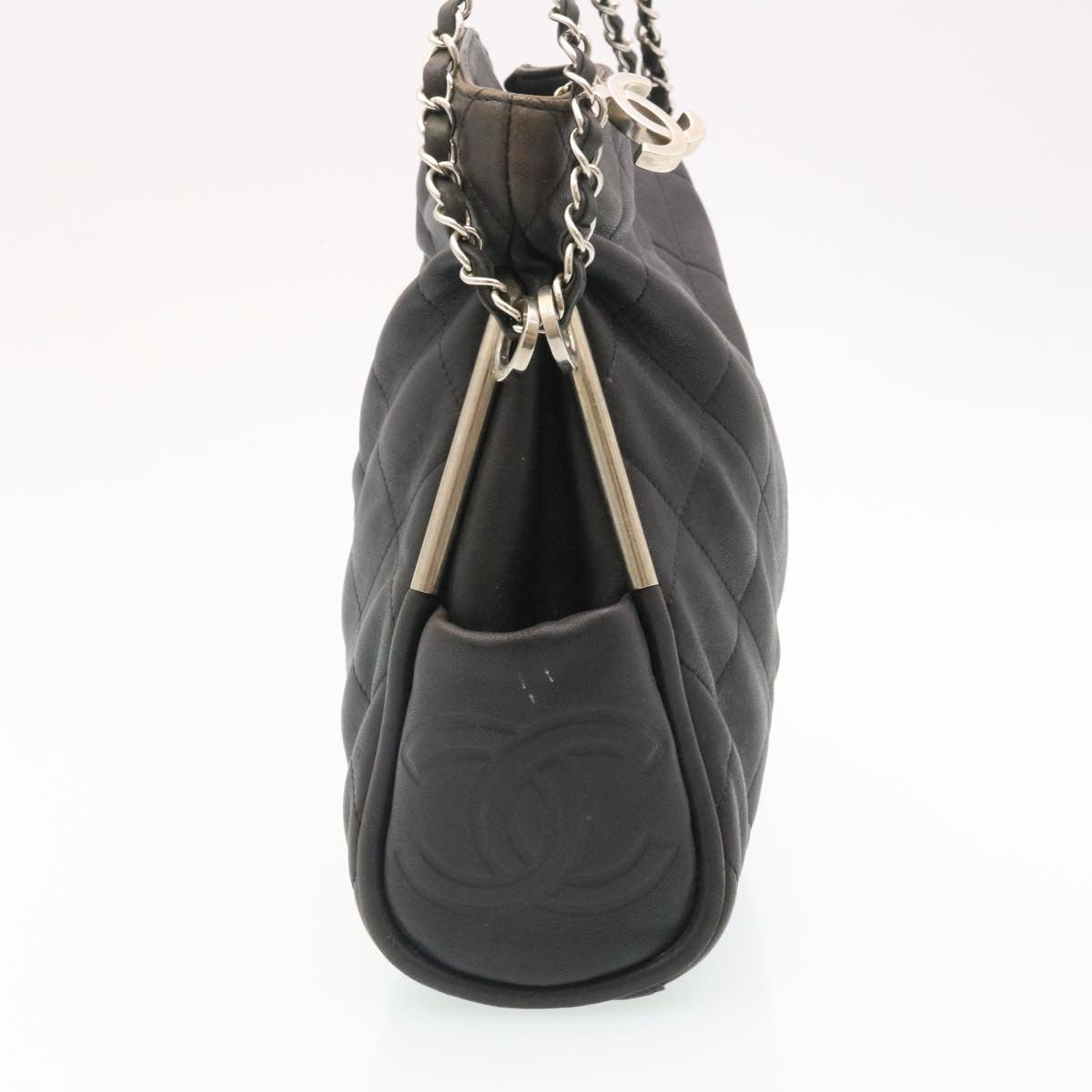 Luxury Chanel Matelasse Chain Shoulder Bag Leather Black CC 29121A