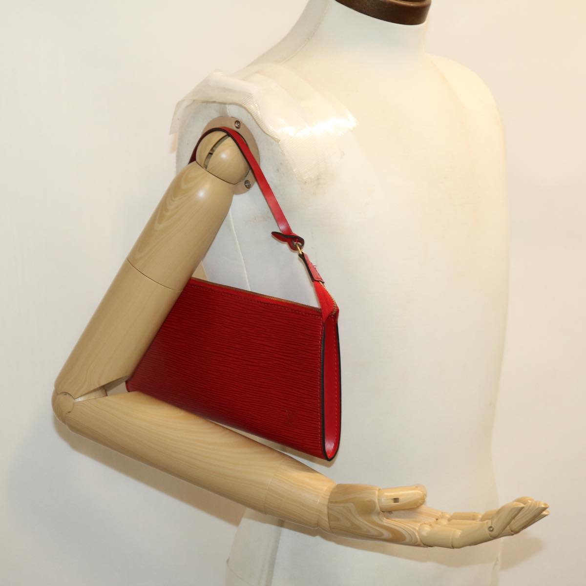 LOUIS VUITTON Epi Pochette Accessoires Accessory Pouch Red M52987 LV 30802