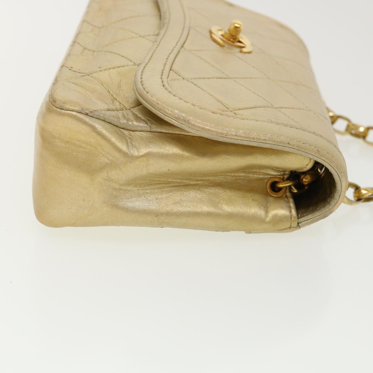 Luxury Chanel Matelasse Turn Lock Chain Shoulder Bag Lamb Skin Gold CC 31382A