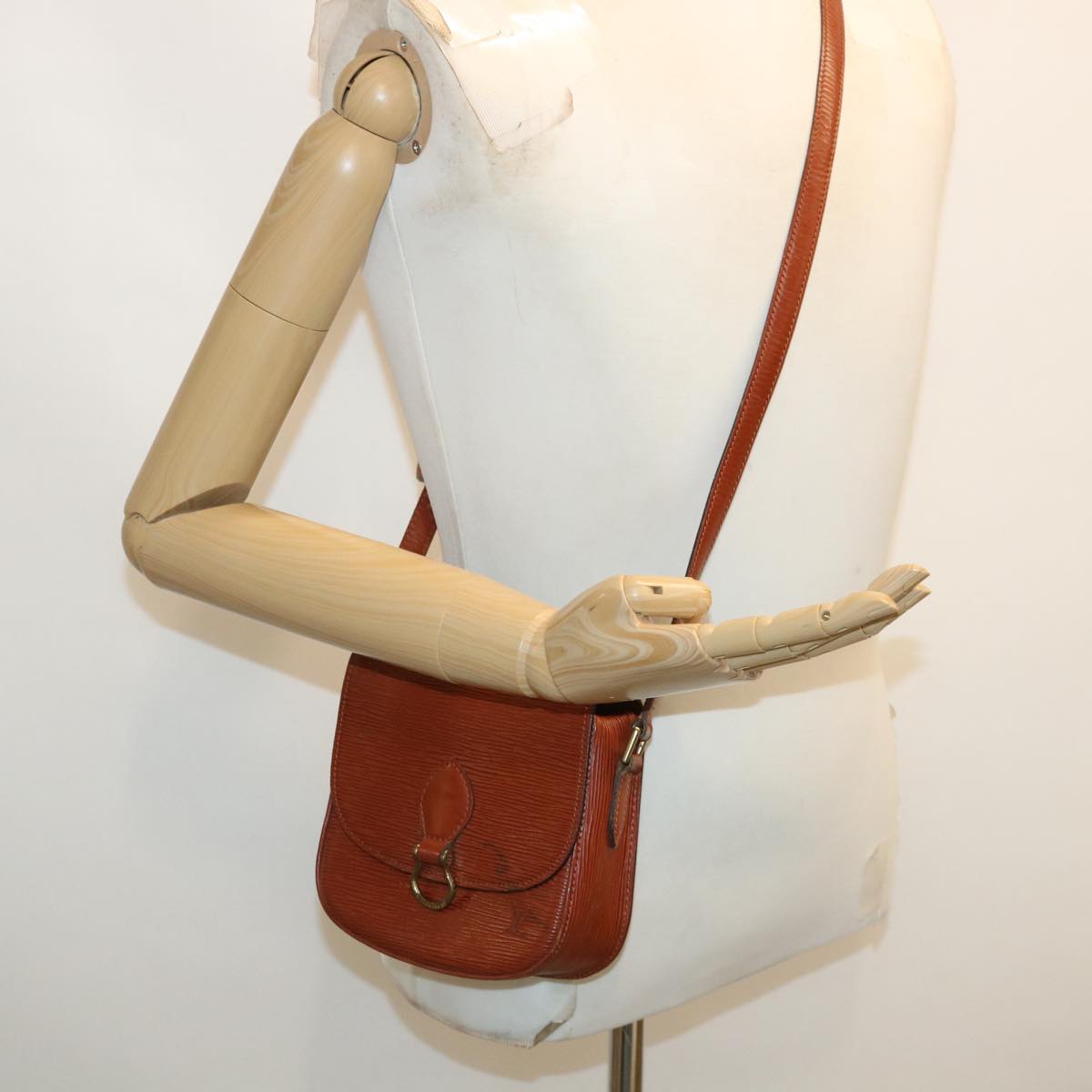 LOUIS VUITTON Epi Saint Cloud PM Shoulder Bag Brown LV 32162