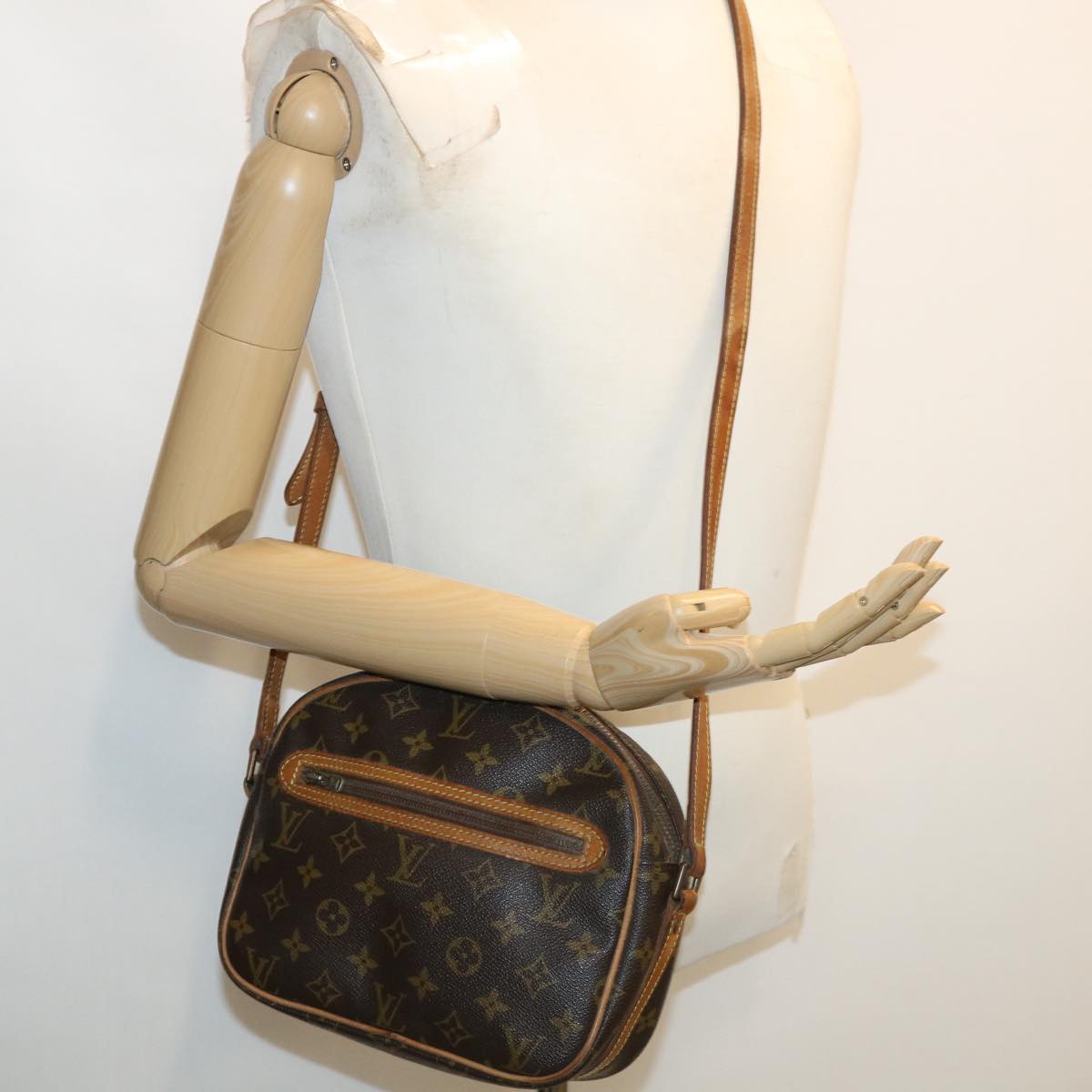 LOUIS VUITTON Monogram Senlis Shoulder Bag M51222 LV 32670