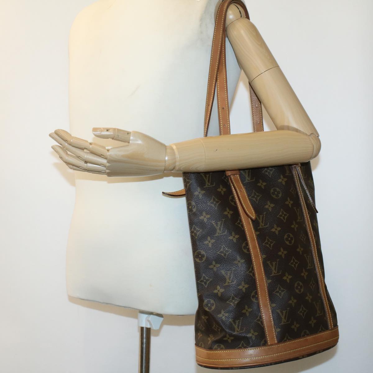 LOUIS VUITTON Monogram Bucket GM Shoulder Bag M42236 LV 32734