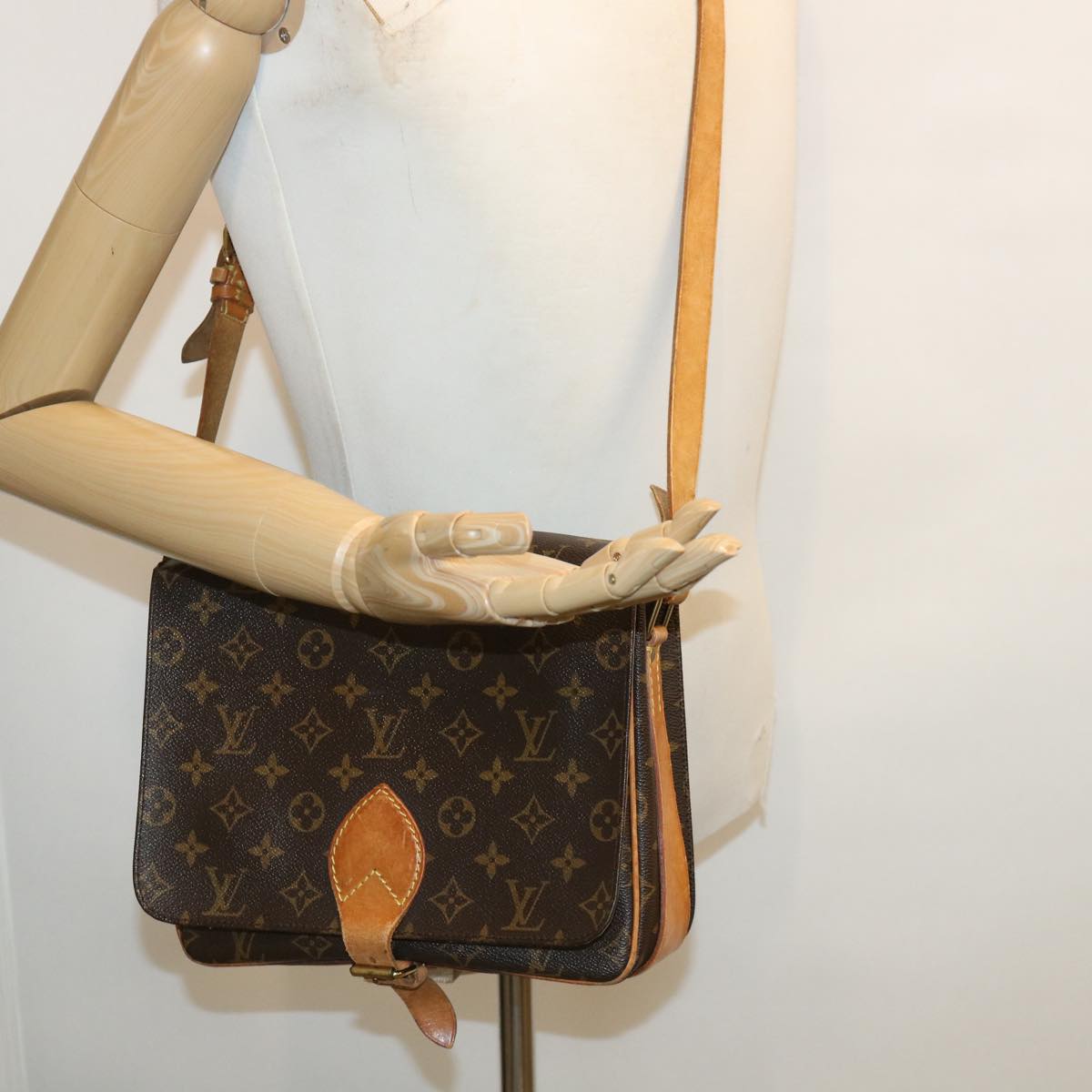 LOUIS VUITTON Monogram Cartouchiere GM Shoulder Bag M51252 LV 33083