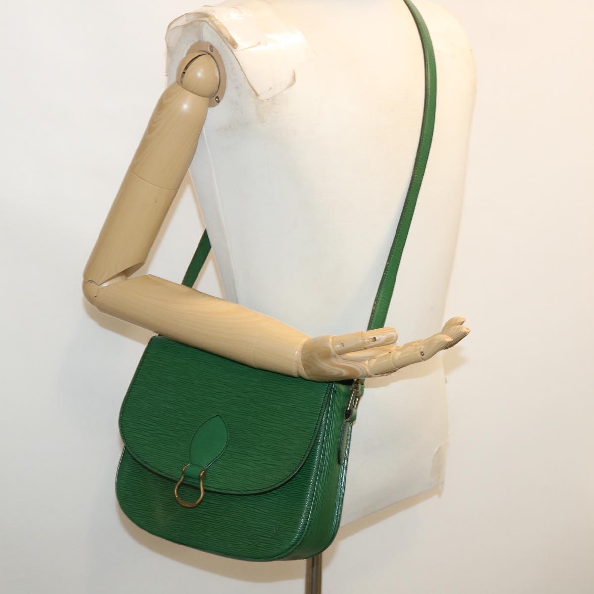 LOUIS VUITTON Epi Saint Cloud GM Shoulder Bag Green M52194 LV 33750