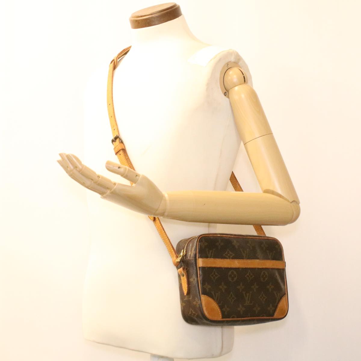 LOUIS VUITTON Monogram Trocadero 23 Shoulder Bag M51276 LV 35824