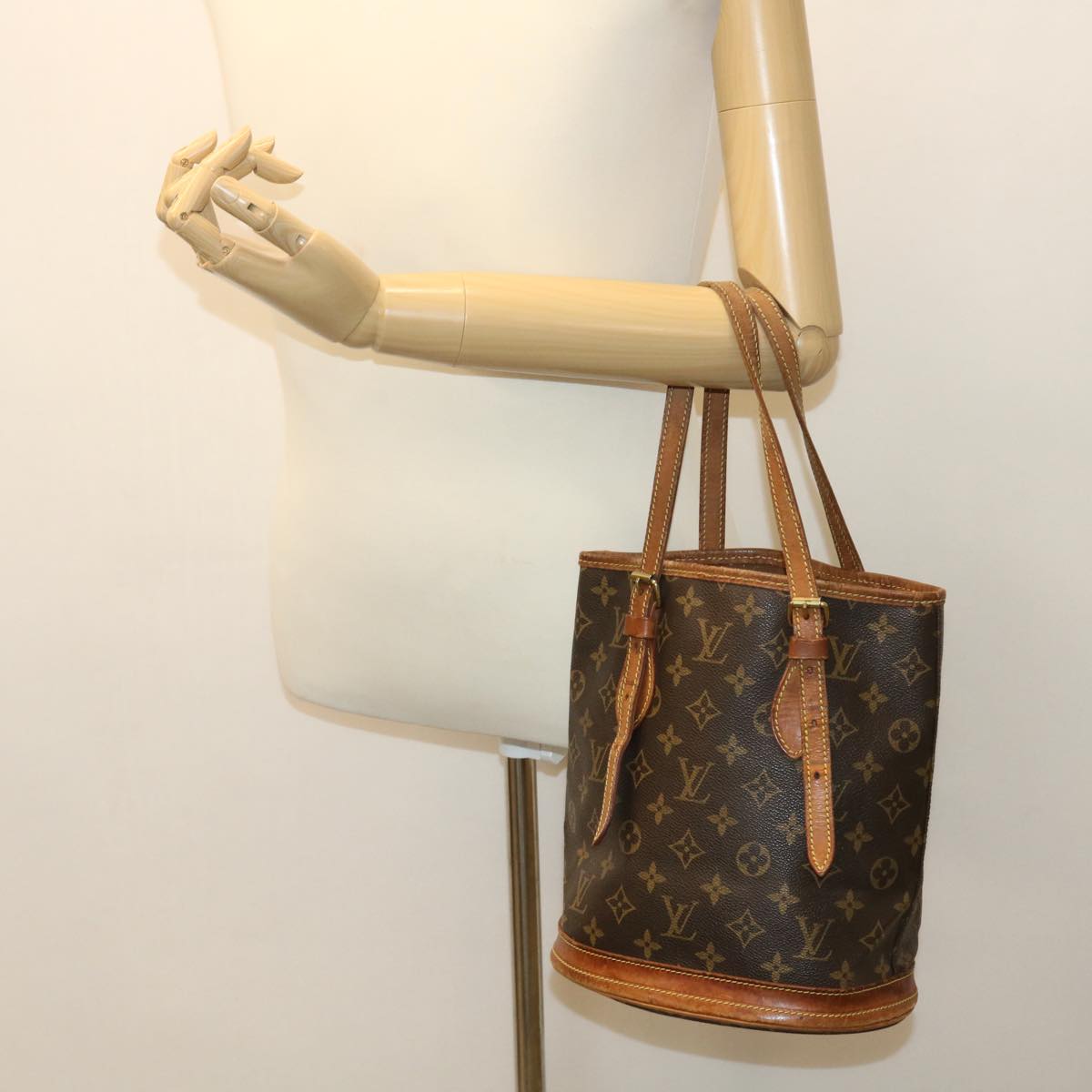 LOUIS VUITTON Monogram Bucket PM Shoulder Bag M42238 LV 35829