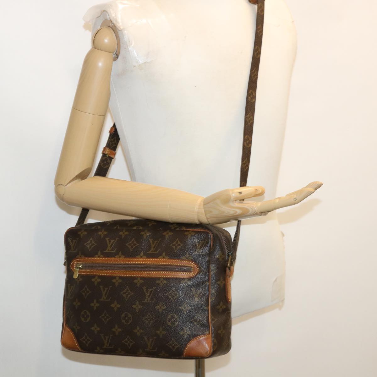 LOUIS VUITTON Monogram Potomac Shoulder Bag M45285 LV 36453
