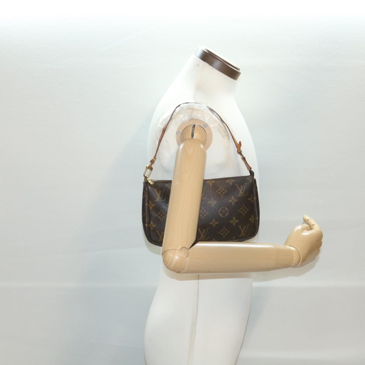 LOUIS VUITTON Monogram Pochette Accessoires Pouch M51980 LV 38481