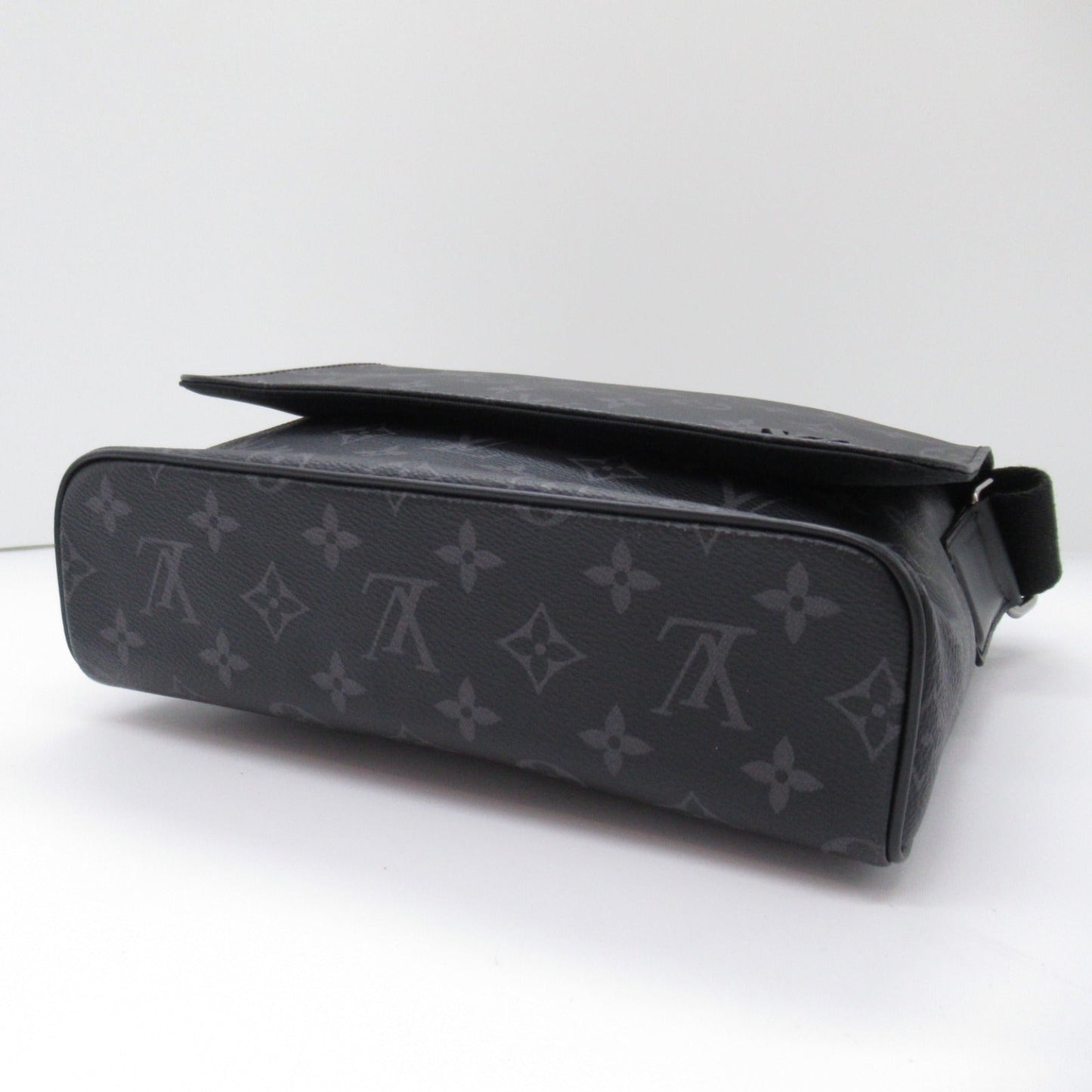 Louis Vuitton District PM Shoulder Bag Shoulder Bag PVC ted Canvas Monogram Mens Black M44000