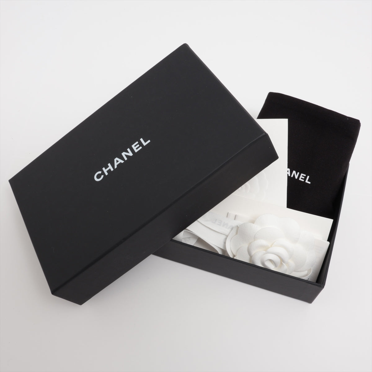 Chanel Matrasse Caviar S Coin Case White G Random