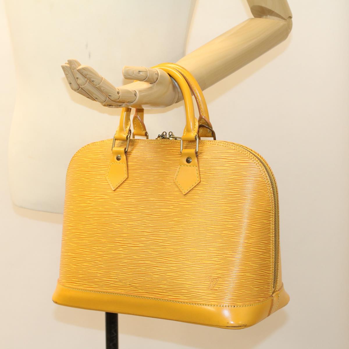 LOUIS VUITTON Epi Alma Hand Bag Tassili Yellow M52149 LV 43531