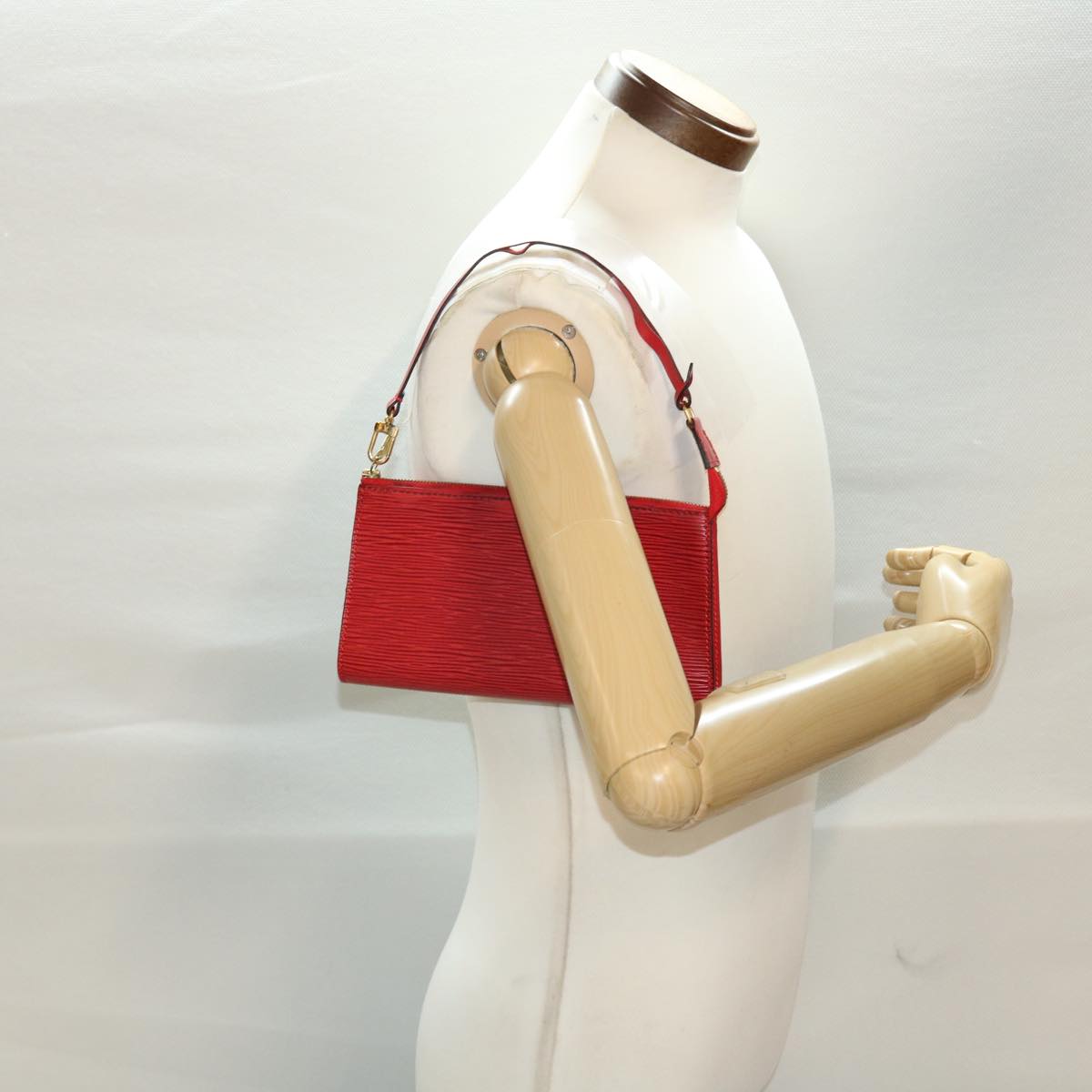 LOUIS VUITTON Epi Pochette Accessoires Pouch Red M52947 LV 44170