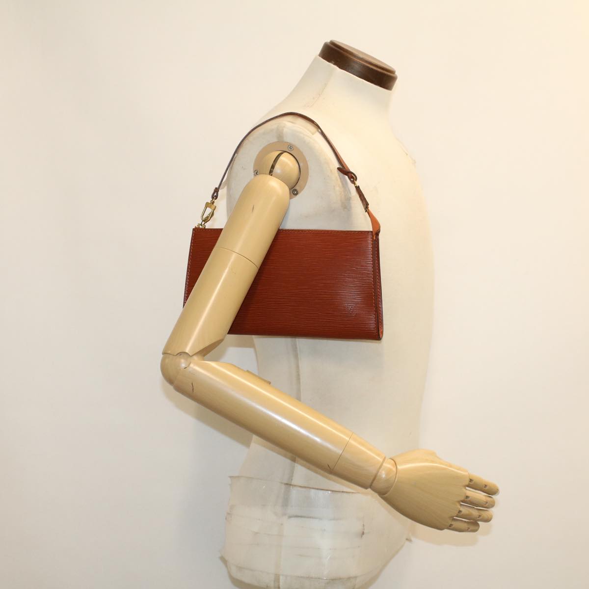 LOUIS VUITTON Epi Pochette Accessoires Pouch Brown M52953 LV 44418