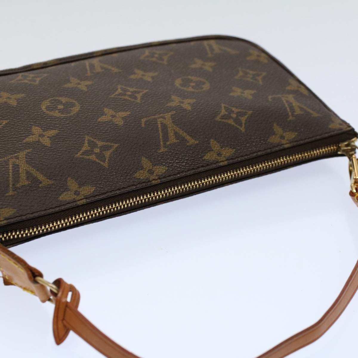 Louis Vuitton Pochette Accessoire Canvas Clutch Bag ()