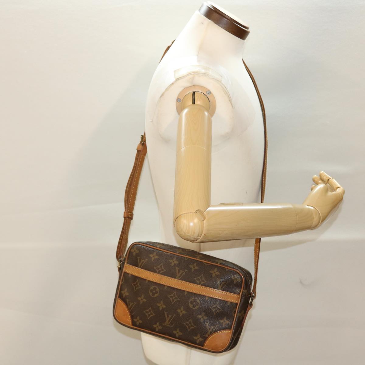 LOUIS VUITTON Monogram Trocadero 23 Shoulder Bag M51276 LV 45043