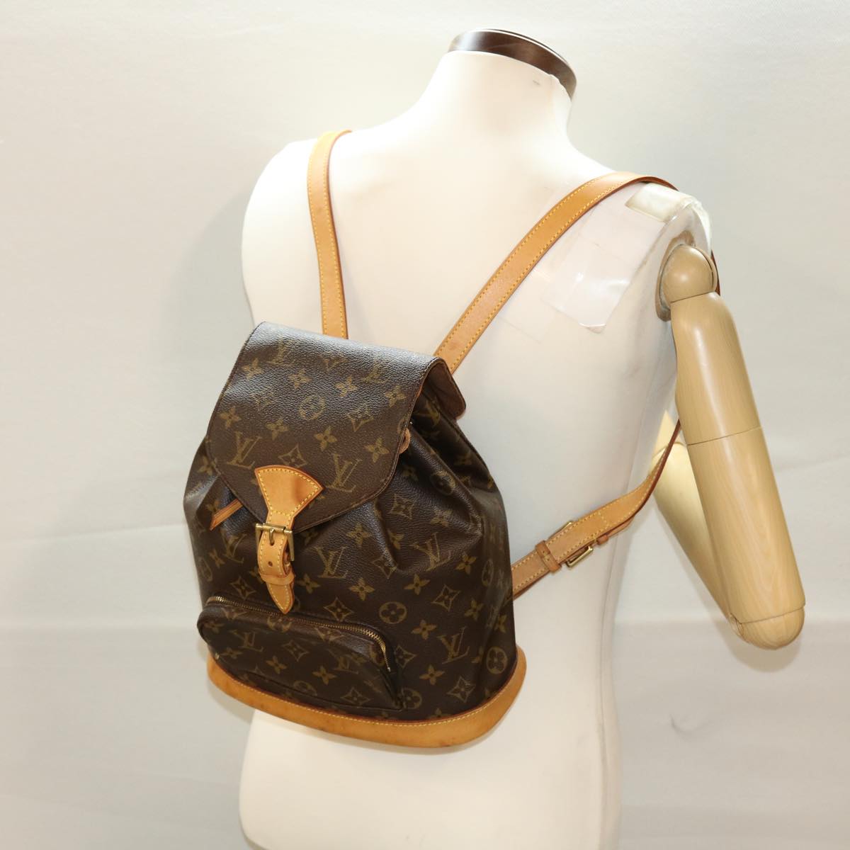 LOUIS VUITTON Monogram Montsouris MM Backpack M51136 LV 45047