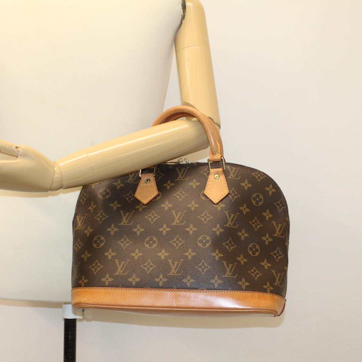 LOUIS VUITTON Monogram Alma Hand Bag M51130 LV 45117