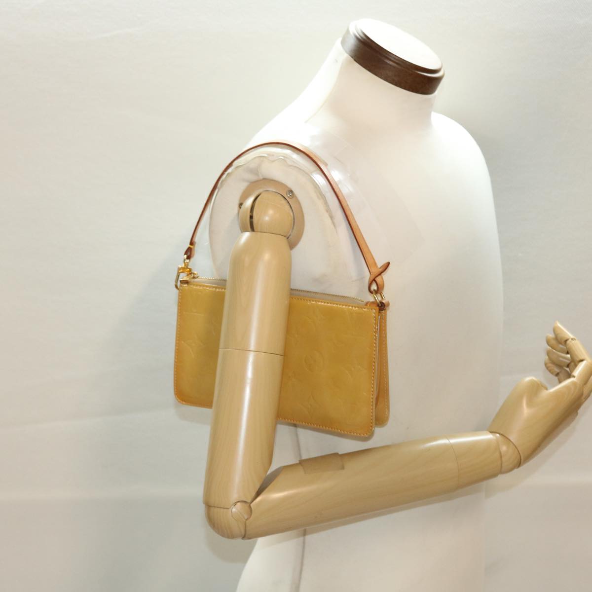 LOUIS VUITTON Monogram Vernis Lexington Accessory Pouch Beige M91010 45180