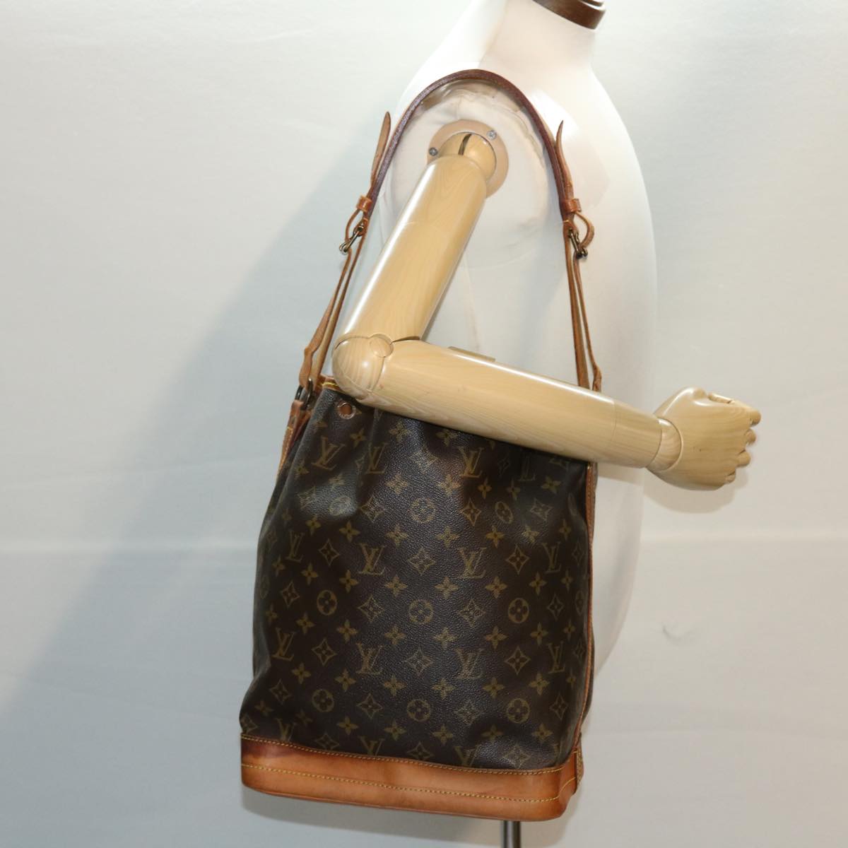 LOUIS VUITTON Monogram Noe Shoulder Bag M42224 LV 45206