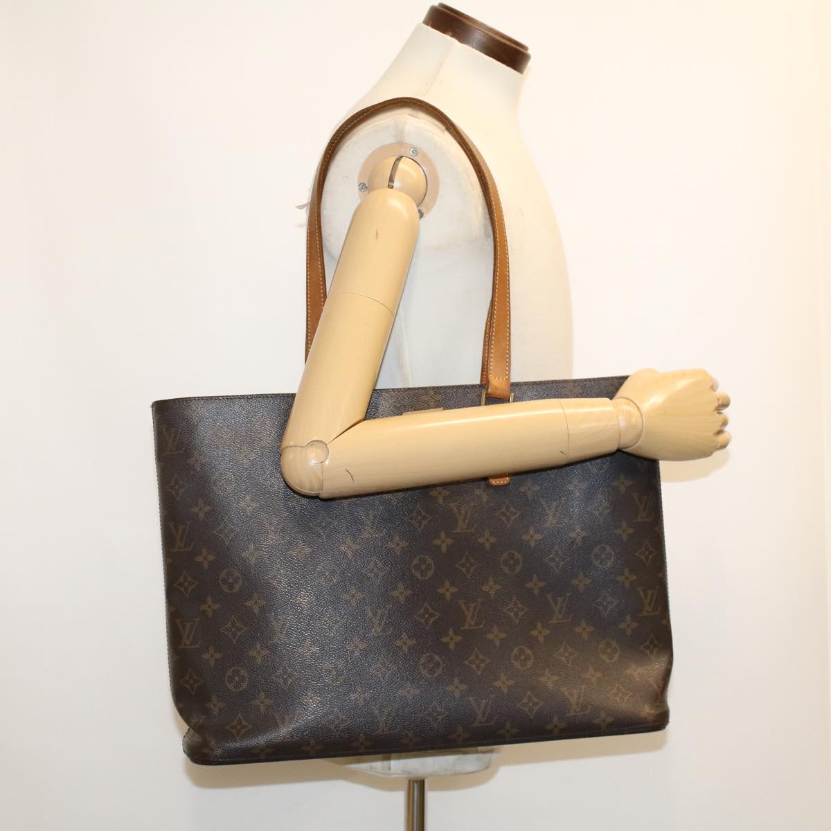 LOUIS VUITTON Monogram Luco Tote Bag M51155 LV 45306