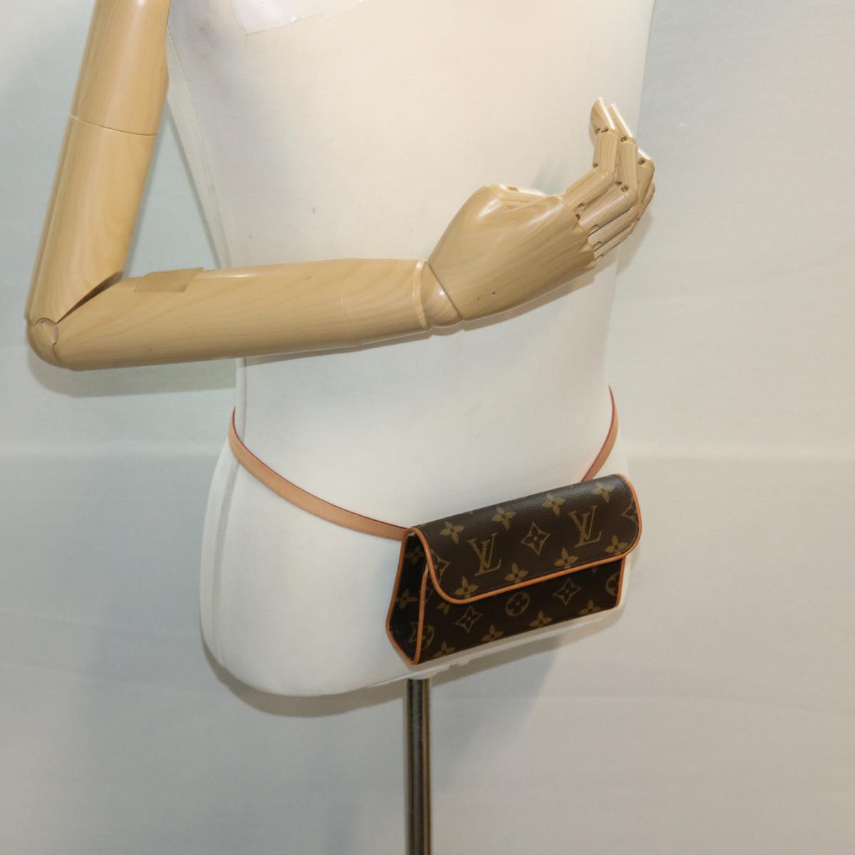 LOUIS VUITTON Monogram Pochette Florentine Waist bag M51855 LV 45307