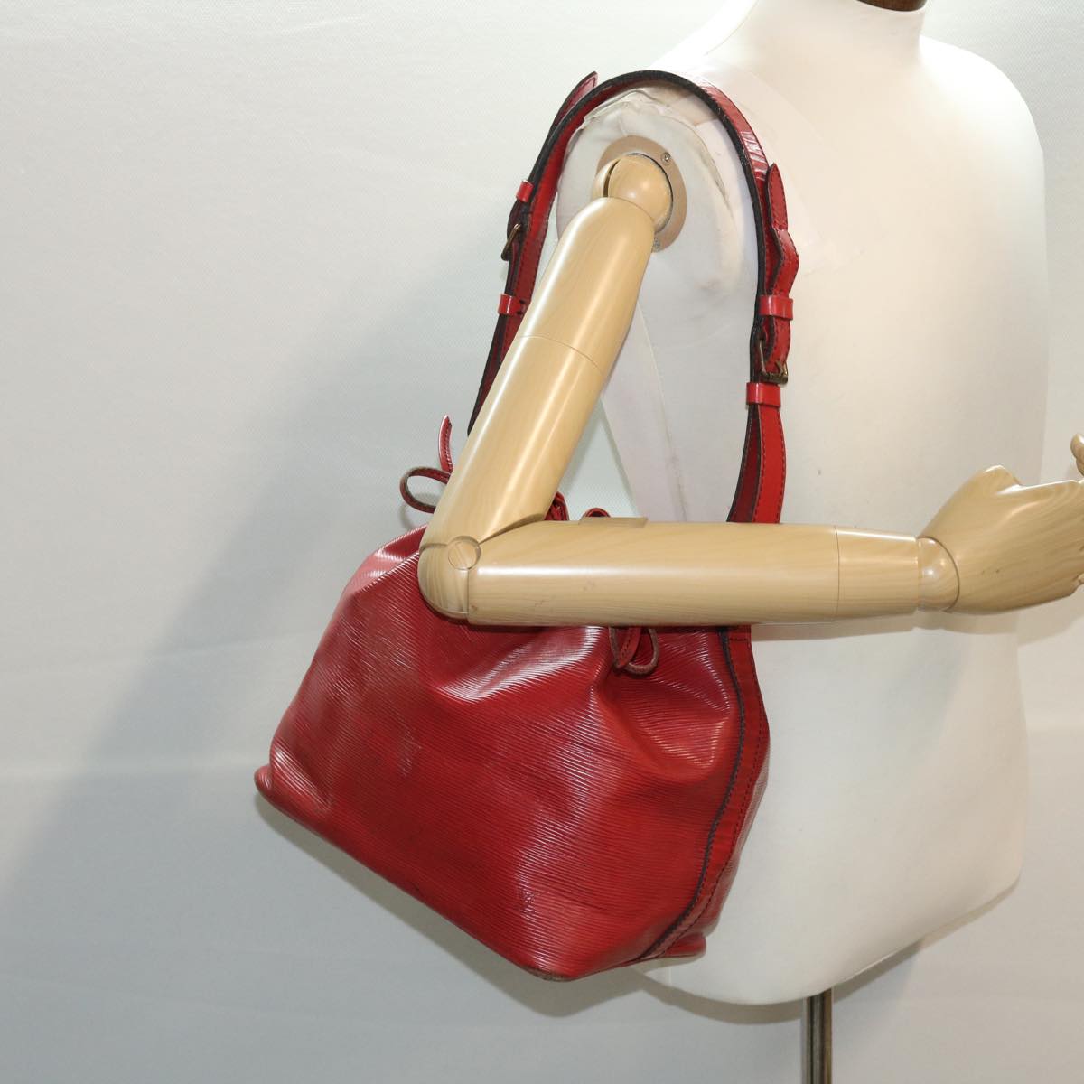 LOUIS VUITTON Epi Petit Noe Shoulder Bag Red M44107 LV 45326