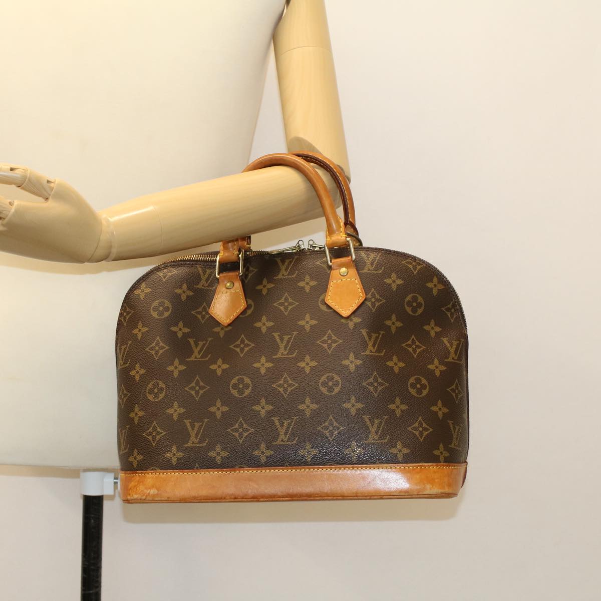 LOUIS VUITTON Monogram Alma Hand Bag M51130 LV 45390