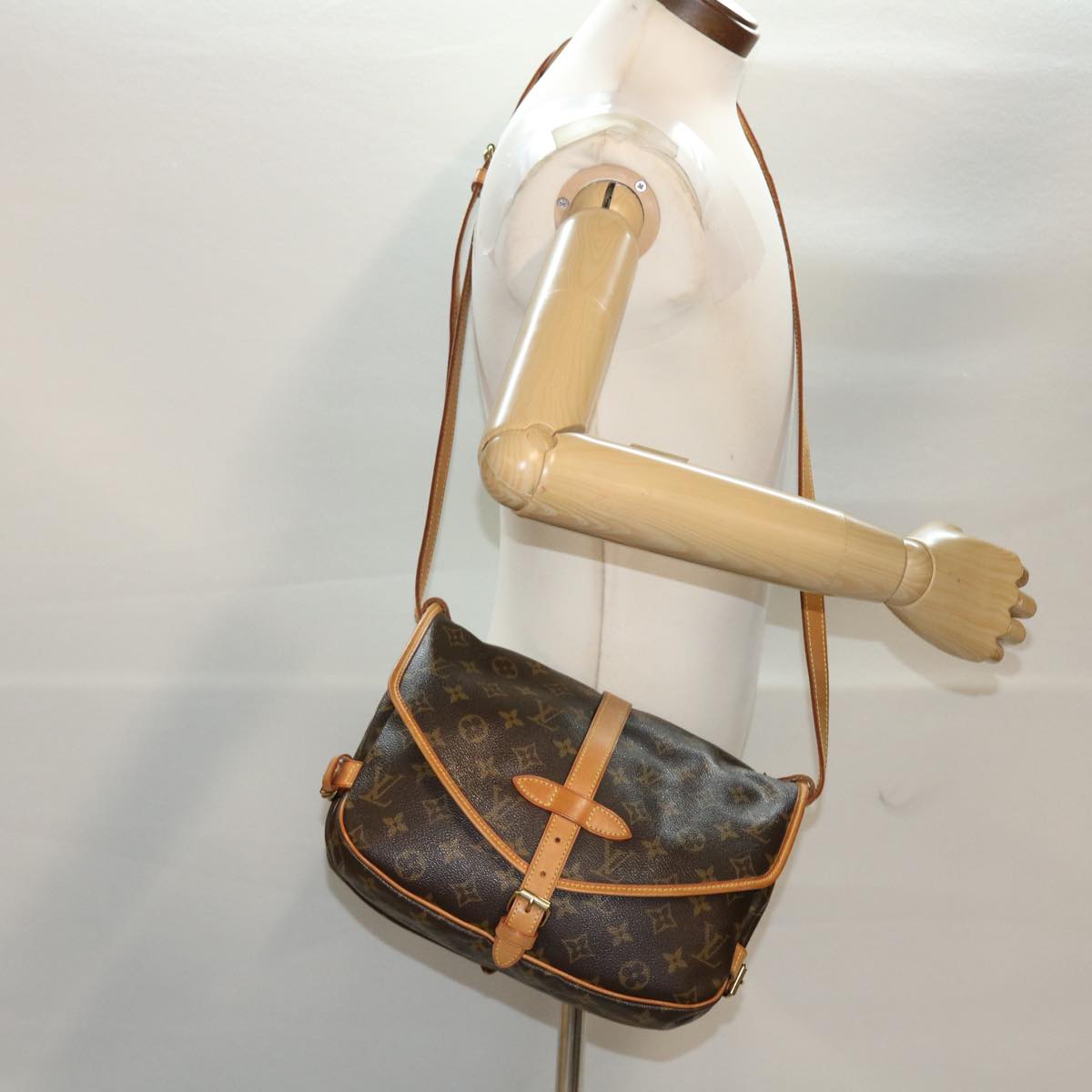 LOUIS VUITTON Monogram Saumur 30 Shoulder Bag M42256 LV 45500