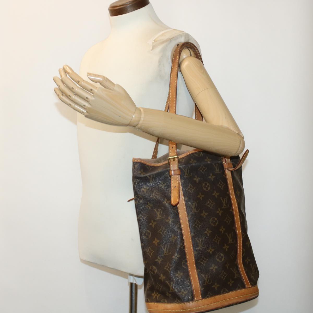 LOUIS VUITTON Monogram Bucket GM Shoulder Bag M42236 LV 45738