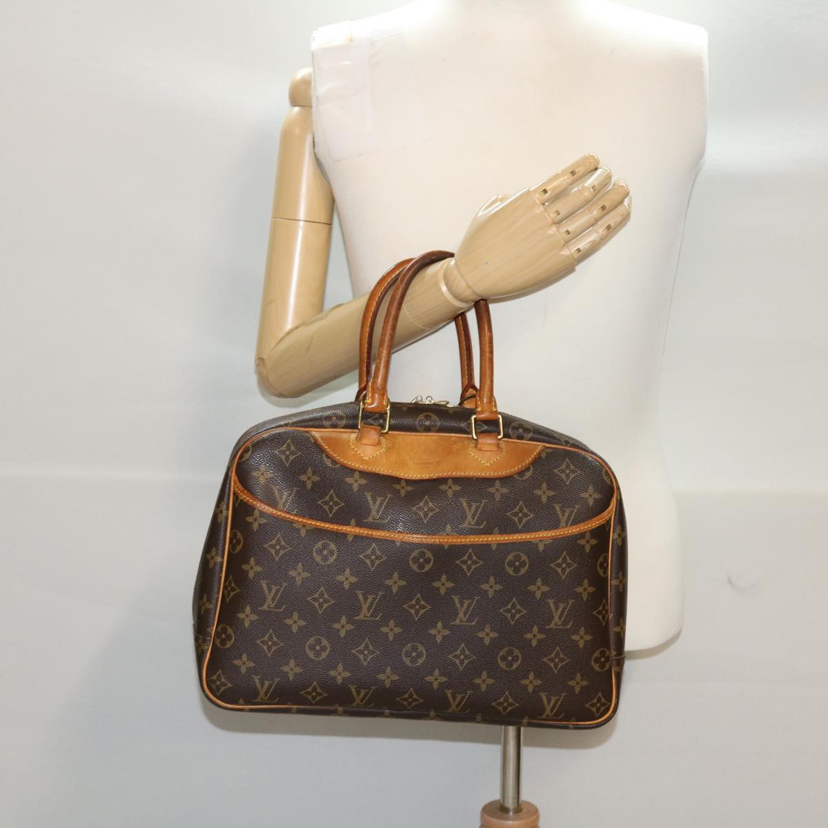 LOUIS VUITTON Monogram Deauville Hand Bag M47270 LV 46200