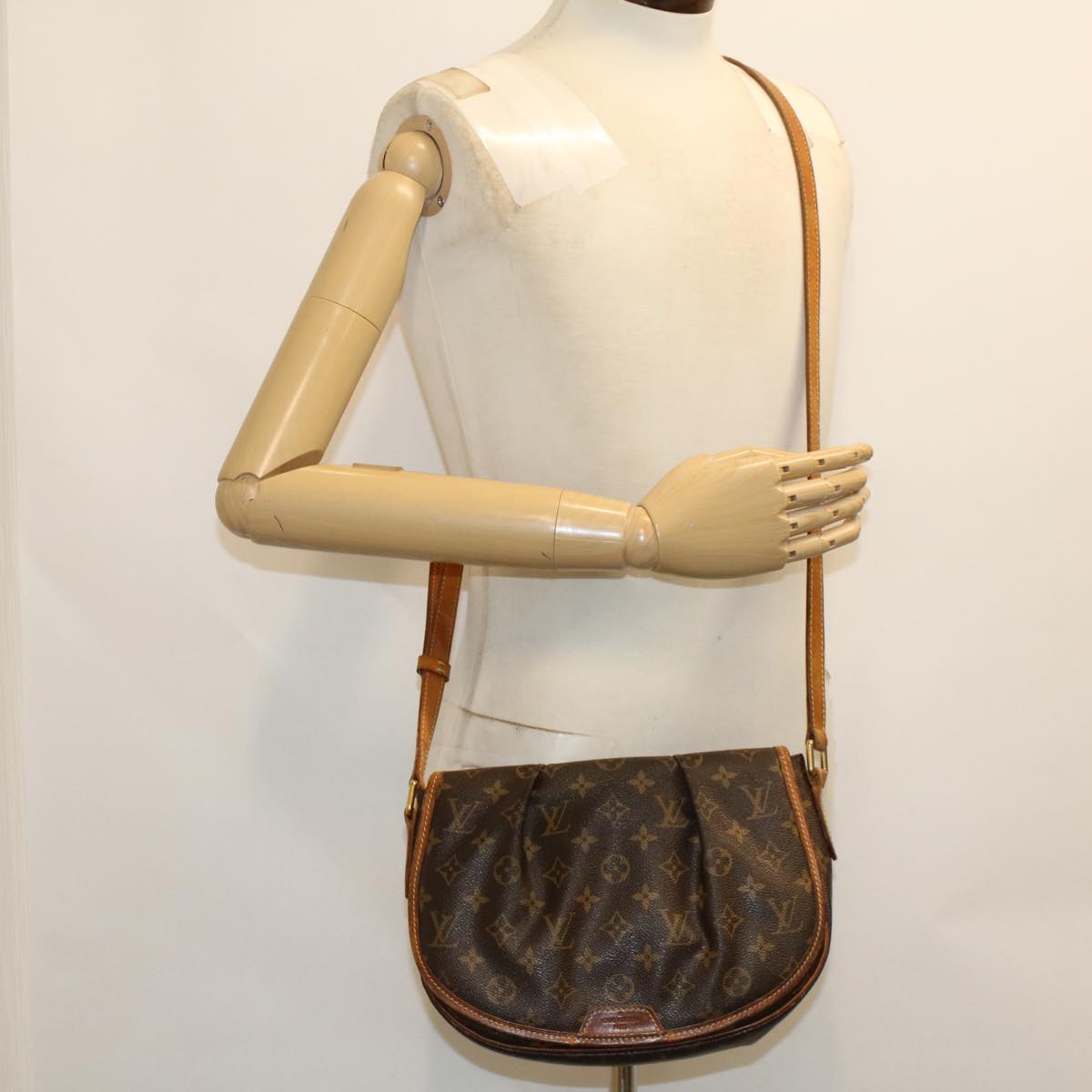 LOUIS VUITTON Monogram Menilmontant PM Shoulder Bag M40474 LV 46224