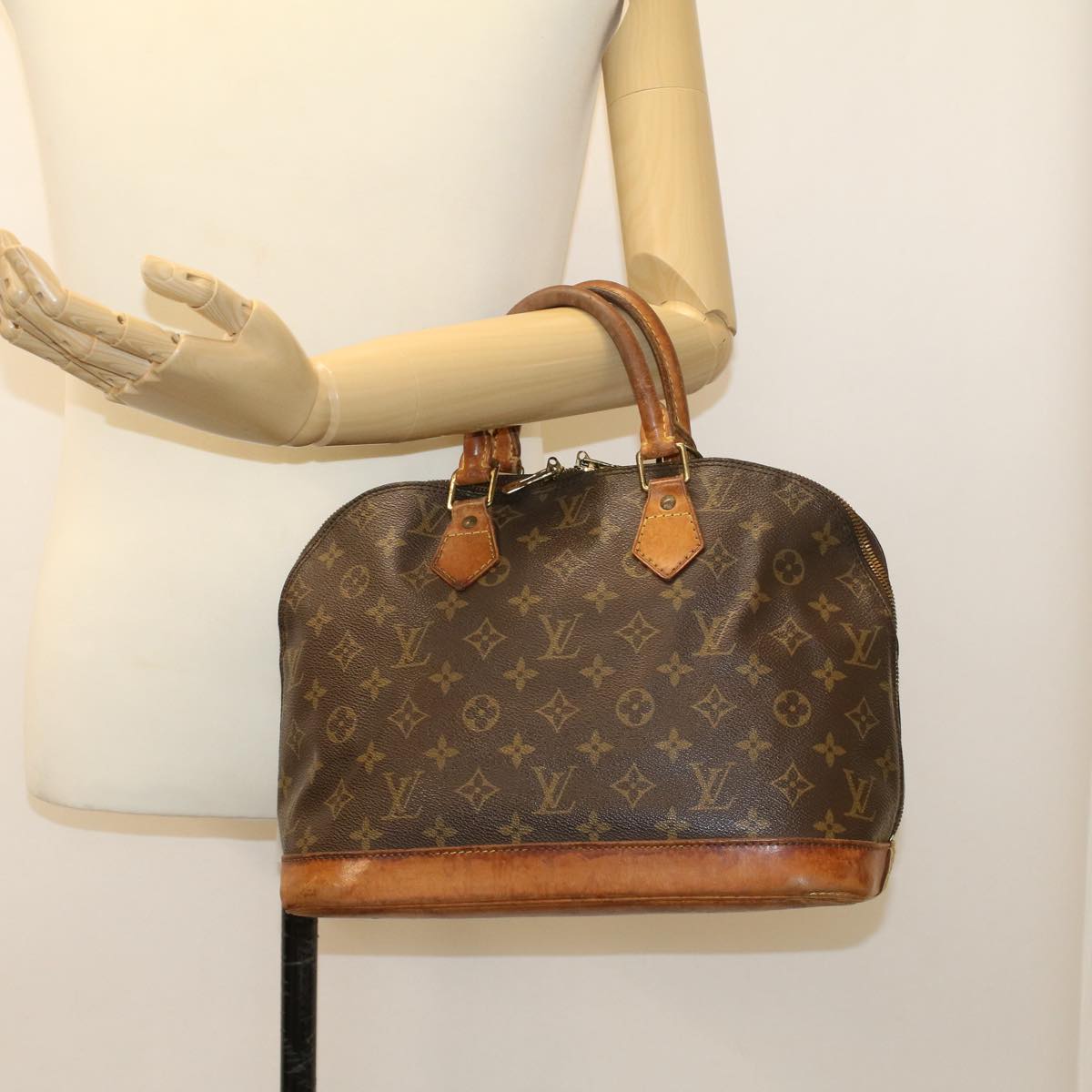 LOUIS VUITTON Monogram Alma Hand Bag M51130 LV 46354