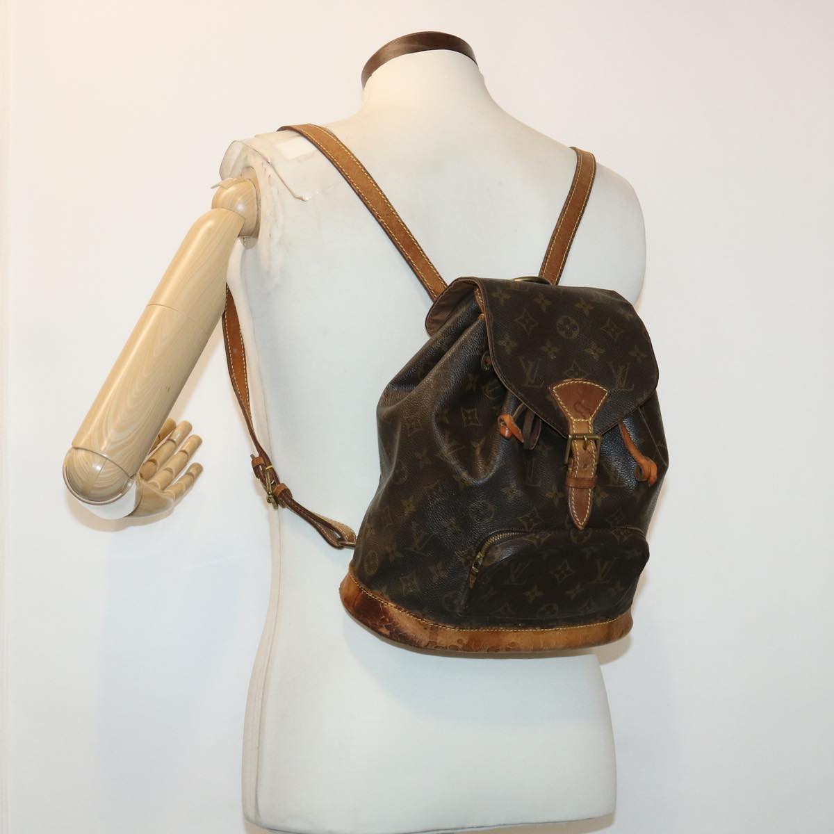 LOUIS VUITTON Monogram Montsouris MM Backpack M51136 LV 46594