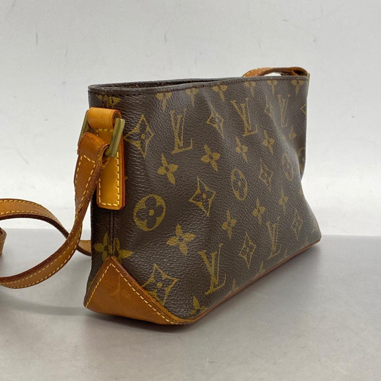 Louis Vuitton Trotteur Canvas Shoulder Bag ()