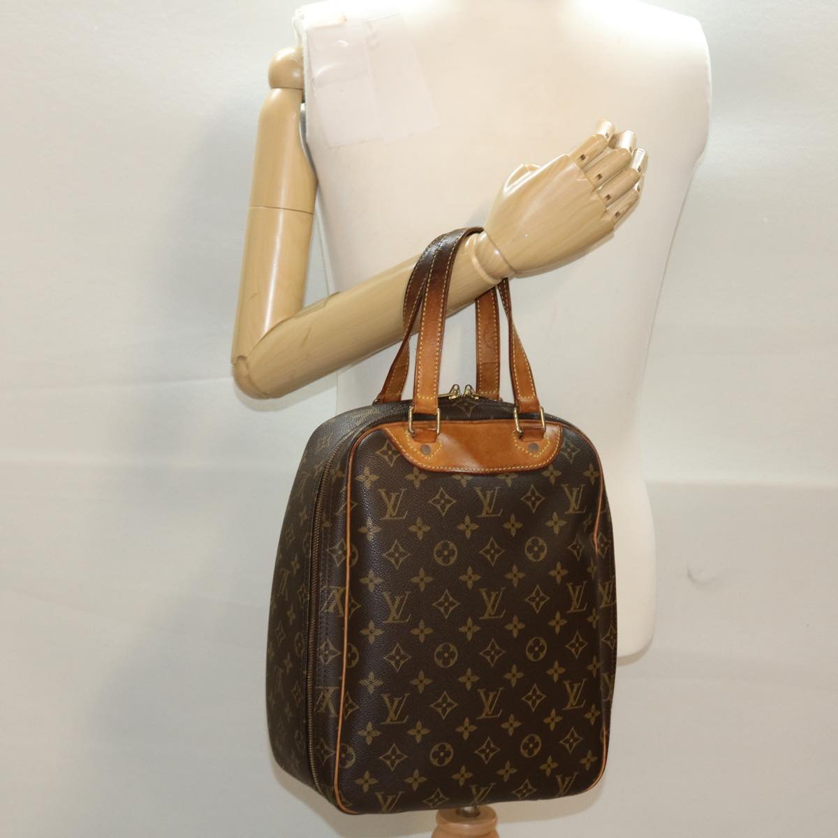LOUIS VUITTON Monogram Excursion Hand Bag M41450 LV 46725