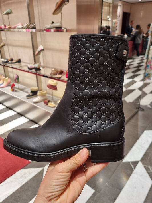 Luxury Gucci Trending 2025 Black Leather MicroLuxury Gucci Trending 2025ssima Ankle Boots