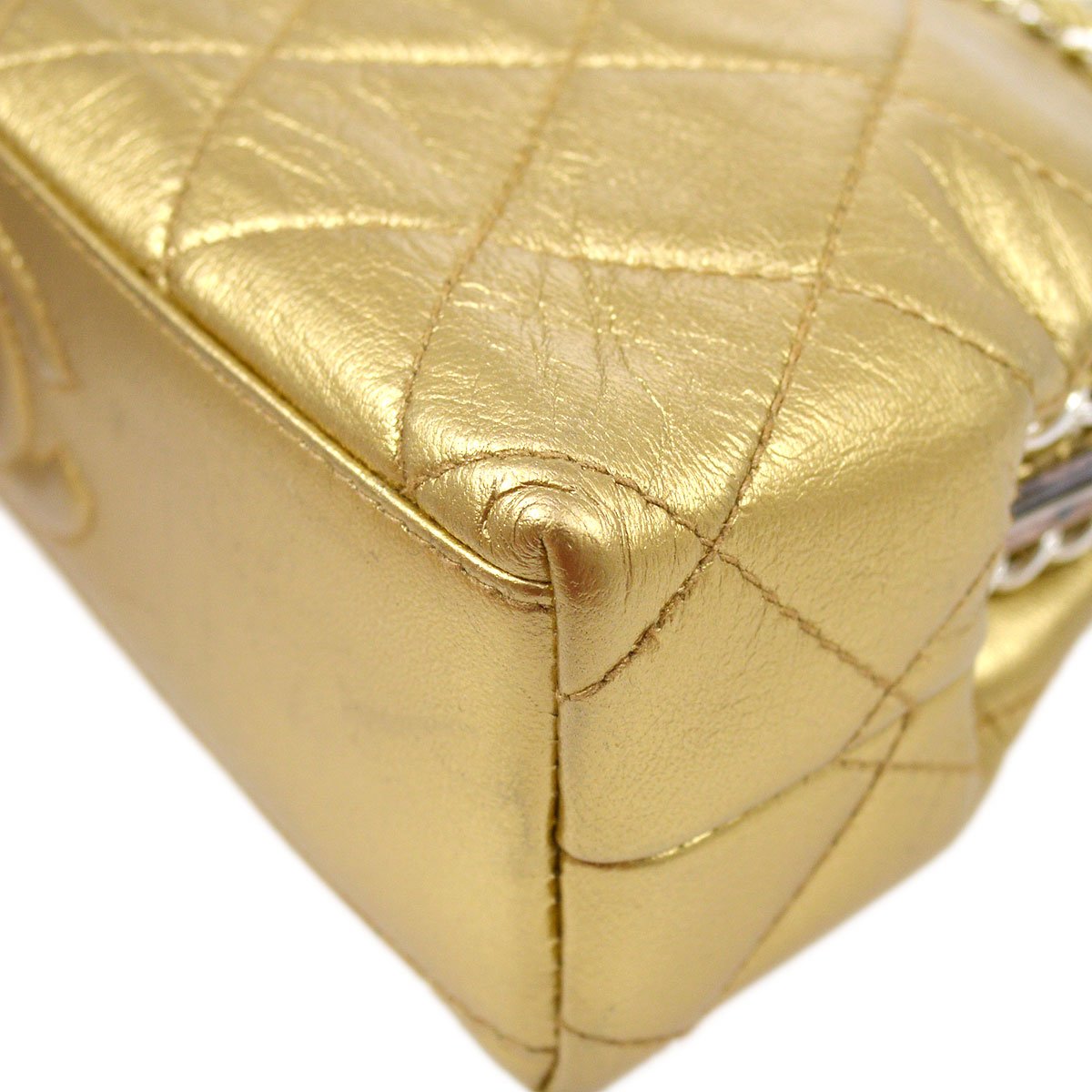 Luxury Chanel 1994-1996 Gold Lambskin SHW Kisslock Shoulder Bag
