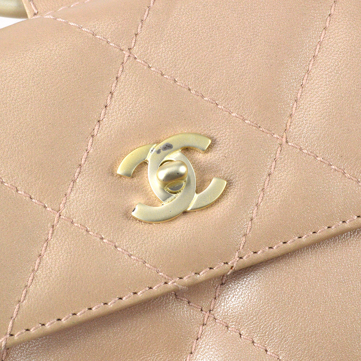 Luxury Chanel White Lambskin Handbag