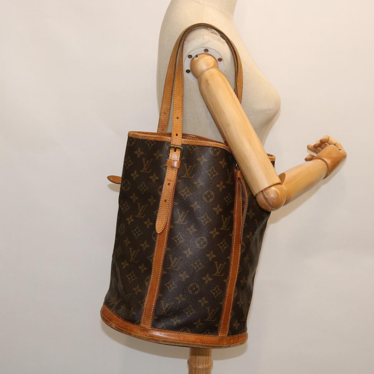 LOUIS VUITTON Monogram Bucket GM Shoulder Bag Vintage M42236 LV 53591